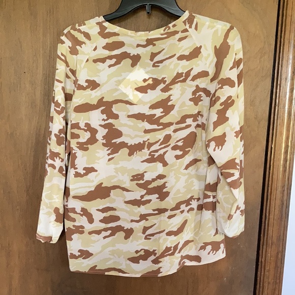 Tucker camo silk blouse ties at neckline size XS - Picture 12 of 14